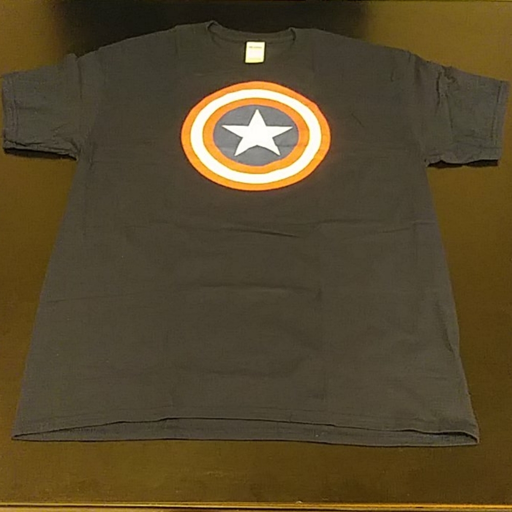 Captain America Mini-Shield Logo T-shirt